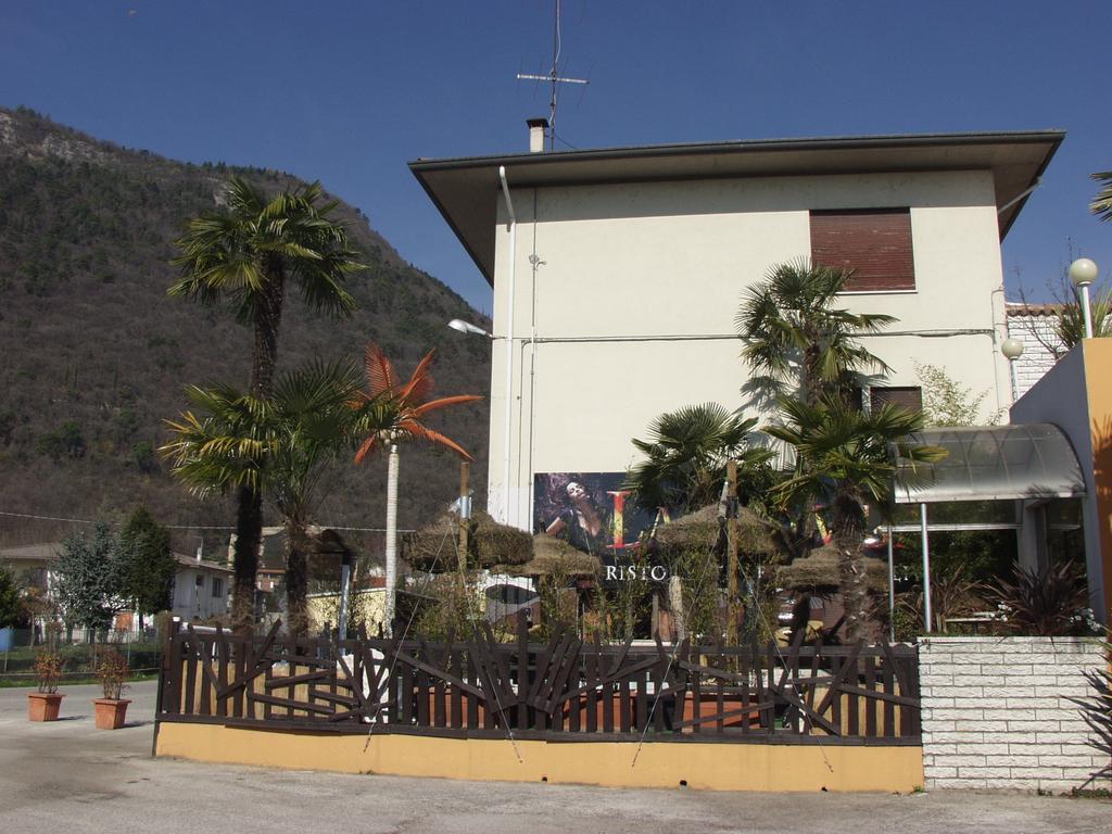 Hotel Cubamia Romano D'Ezzelino エクステリア 写真